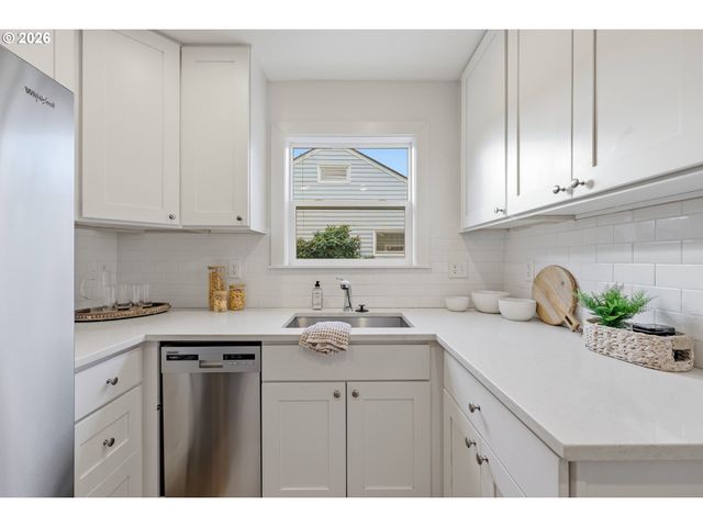 1830 N KILPATRICK St, Portland, OR 97217