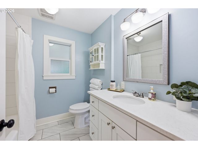 1830 N KILPATRICK St, Portland, OR 97217