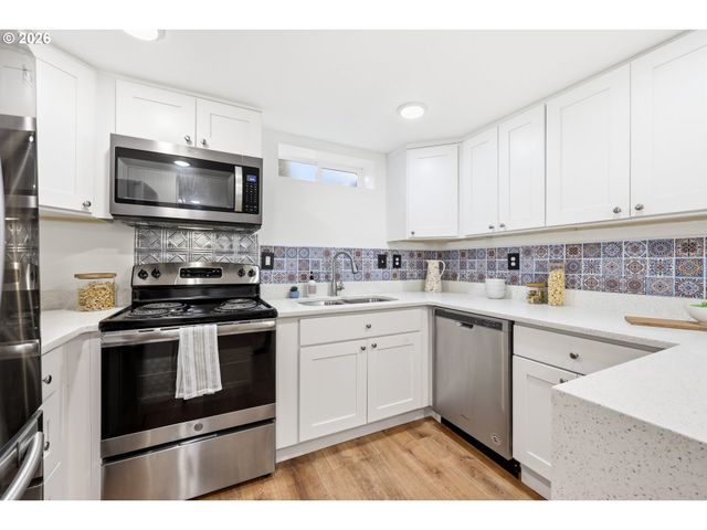 1830 N KILPATRICK St, Portland, OR 97217