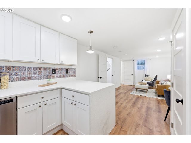 1830 N KILPATRICK St, Portland, OR 97217