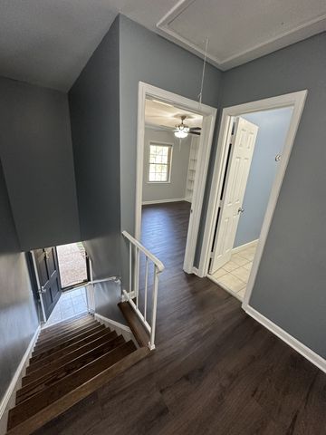 8300 Sawyer Brown Rd Apt E302, Nashville, TN 37221