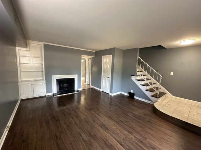 8300 Sawyer Brown Rd Apt E302, Nashville, TN 37221