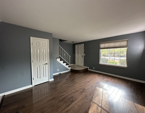 8300 Sawyer Brown Rd Apt E302, Nashville, TN 37221