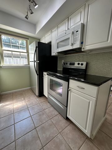 8300 Sawyer Brown Rd Apt E302, Nashville, TN 37221