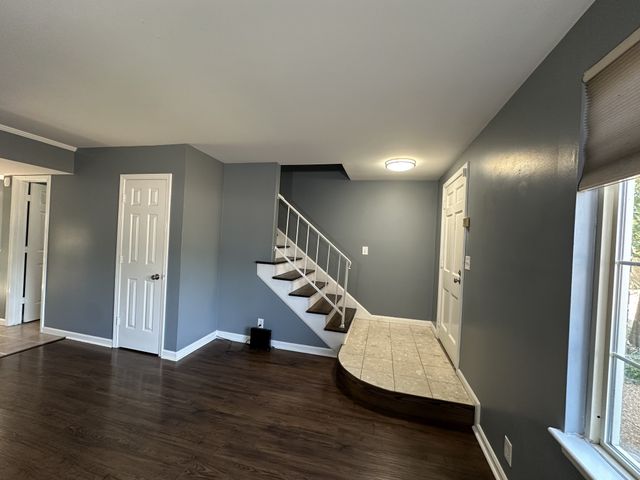8300 Sawyer Brown Rd Apt E302, Nashville, TN 37221
