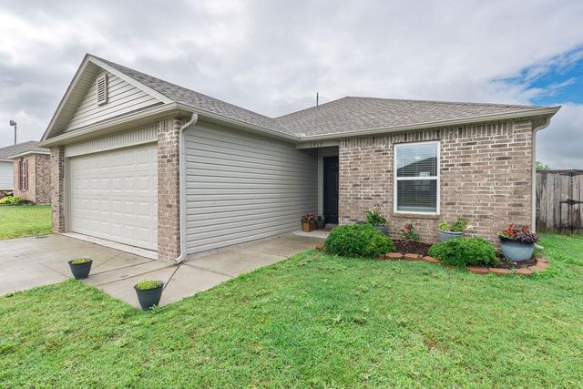1917 Timber Dale Drive, Shawnee, OK 74804