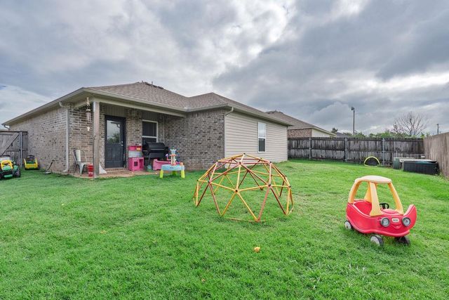 1917 Timber Dale Drive, Shawnee, OK 74804