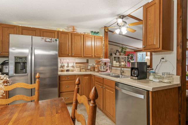 253 Henslee Rd, Shelbyville, TN 37160