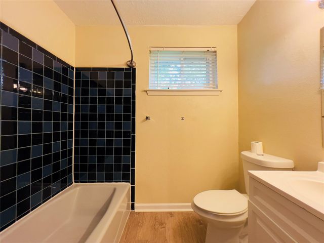 17014 Forest Bend Avenue, Friendswood, TX 77546