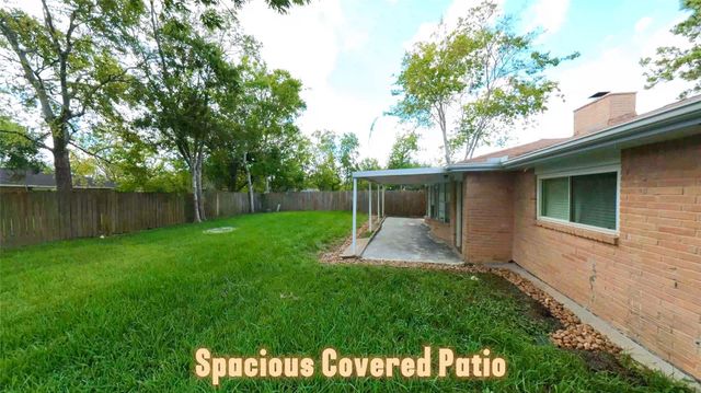 17014 Forest Bend Avenue, Friendswood, TX 77546