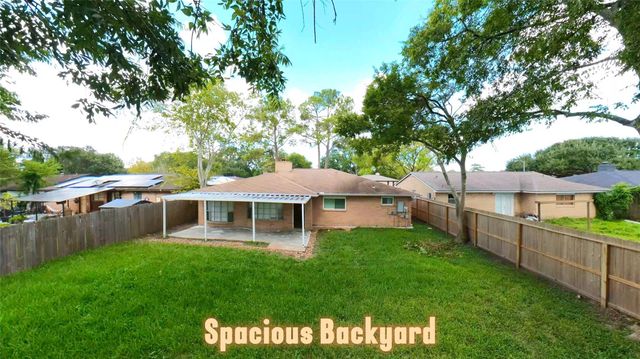 17014 Forest Bend Avenue, Friendswood, TX 77546