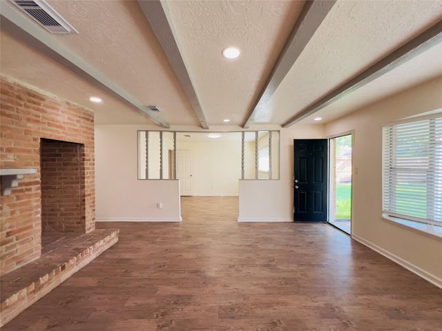 17014 Forest Bend Avenue, Friendswood, TX 77546