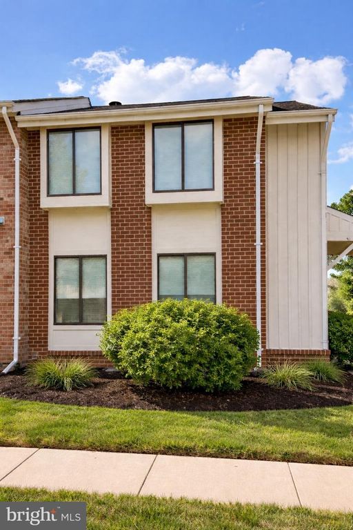 2112 BERGER PL, Herndon, VA 20170