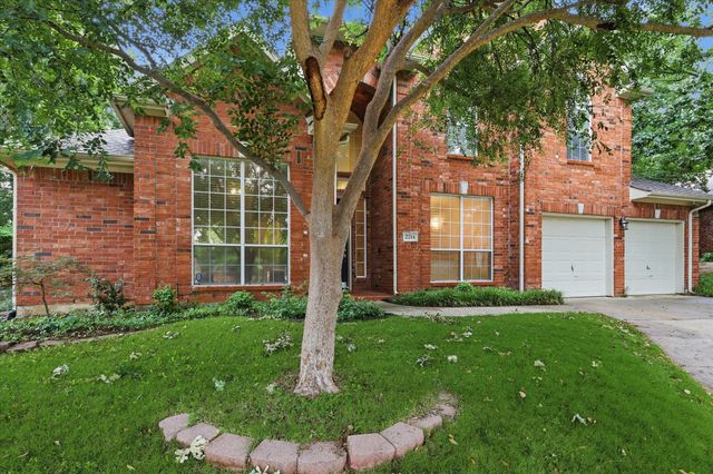 2214 Woods Edge Court, Corinth, TX 76210