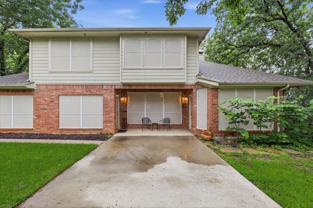 2214 Woods Edge Court, Corinth, TX 76210