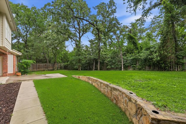 2214 Woods Edge Court, Corinth, TX 76210
