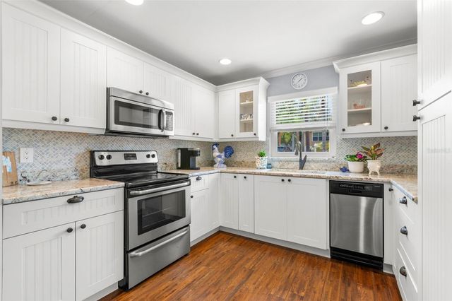 422 KENTUCKY AVENUE, Crystal Beach, FL 34681