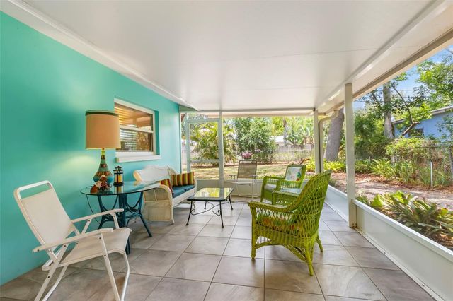 422 KENTUCKY AVENUE, Crystal Beach, FL 34681