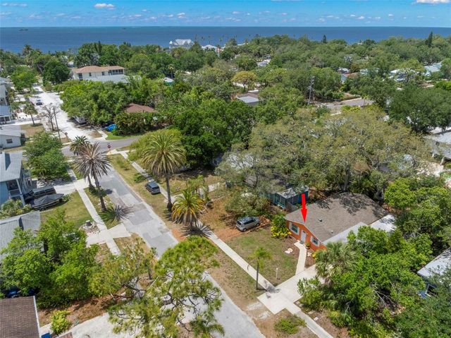 422 KENTUCKY AVENUE, Crystal Beach, FL 34681