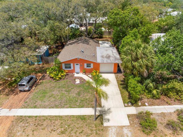 422 KENTUCKY AVENUE, Crystal Beach, FL 34681