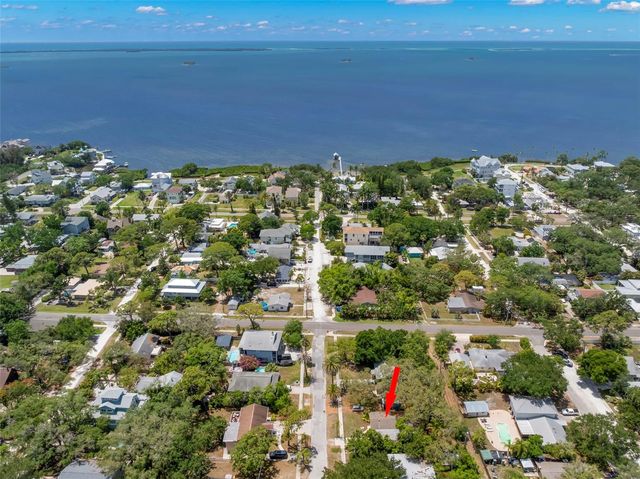422 KENTUCKY AVENUE, Crystal Beach, FL 34681