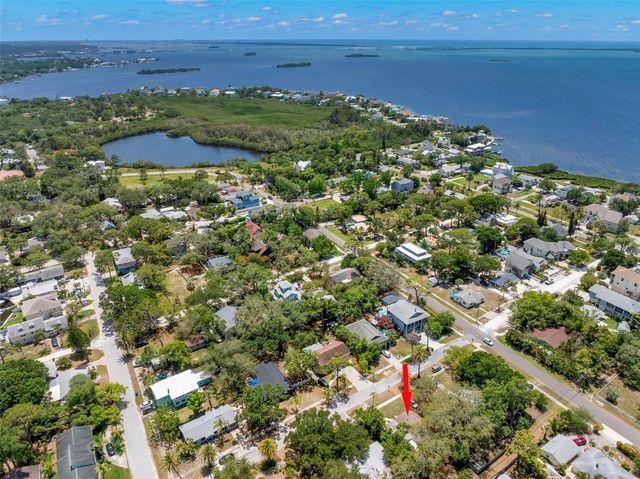 422 KENTUCKY AVENUE, Crystal Beach, FL 34681