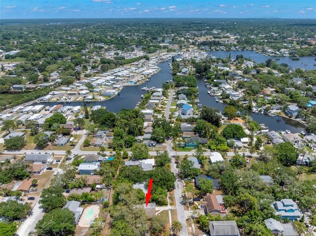 422 KENTUCKY AVENUE, Crystal Beach, FL 34681