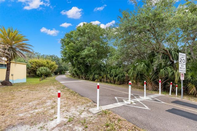 422 KENTUCKY AVENUE, Crystal Beach, FL 34681