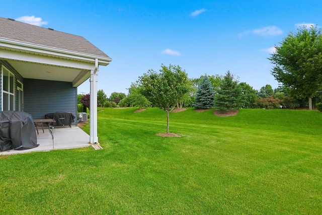 1155 Heritage Court, Pingree Grove, IL 60140