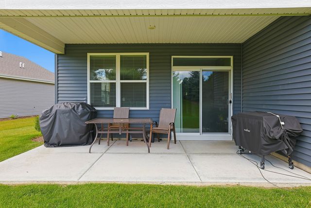 1155 Heritage Court, Pingree Grove, IL 60140