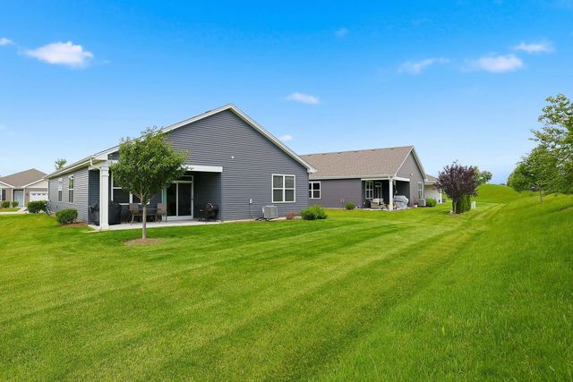 1155 Heritage Court, Pingree Grove, IL 60140