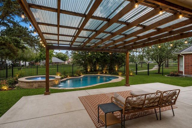 18222 Walden Forest Drive, Humble, TX 77346