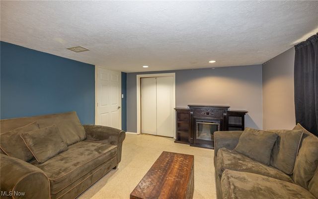 7735 Ann Arbor Drive, Parma, OH 44130