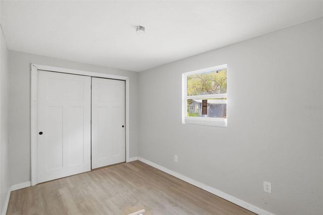 6945 NE 5TH PLACE, Ocala, FL 34470