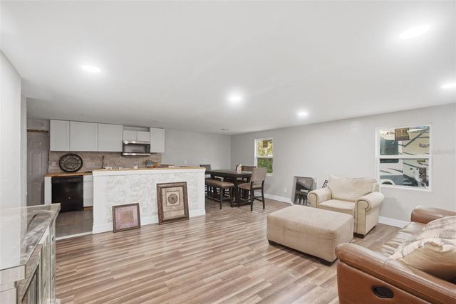 6945 NE 5TH PLACE, Ocala, FL 34470