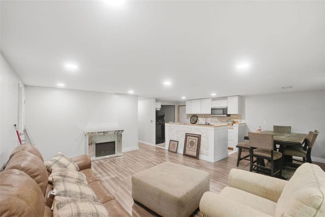 6945 NE 5TH PLACE, Ocala, FL 34470