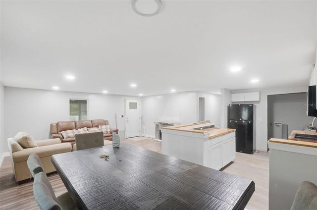 6945 NE 5TH PLACE, Ocala, FL 34470