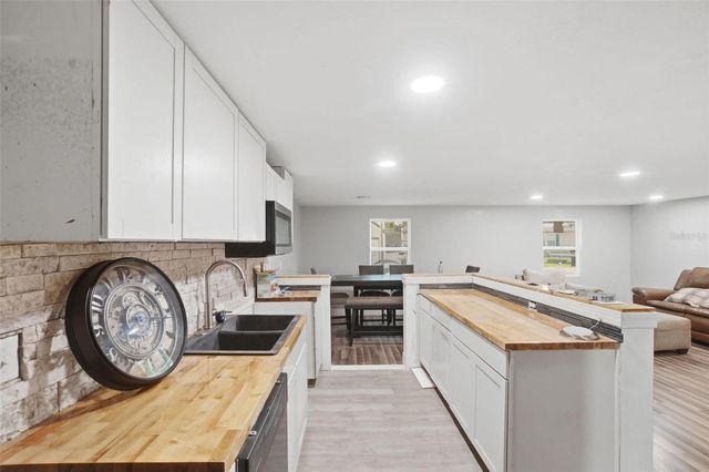 6945 NE 5TH PLACE, Ocala, FL 34470