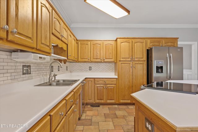 2220 Cross Creek Drive, Maryville, TN 37801