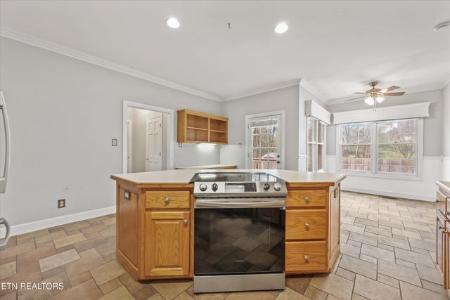 2220 Cross Creek Drive, Maryville, TN 37801