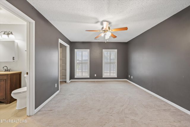 2220 Cross Creek Drive, Maryville, TN 37801