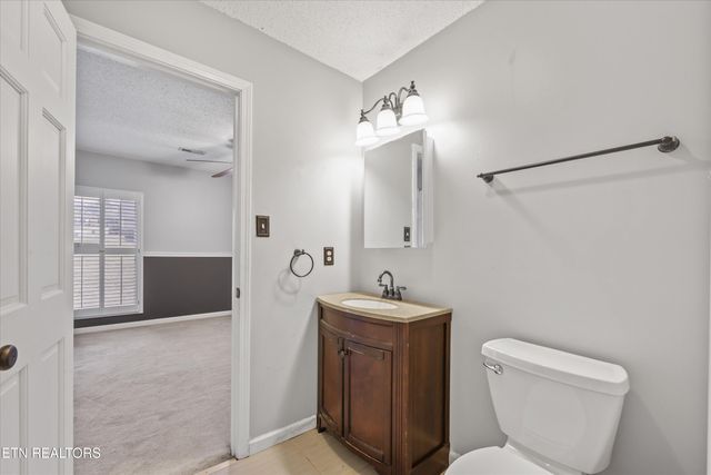 2220 Cross Creek Drive, Maryville, TN 37801