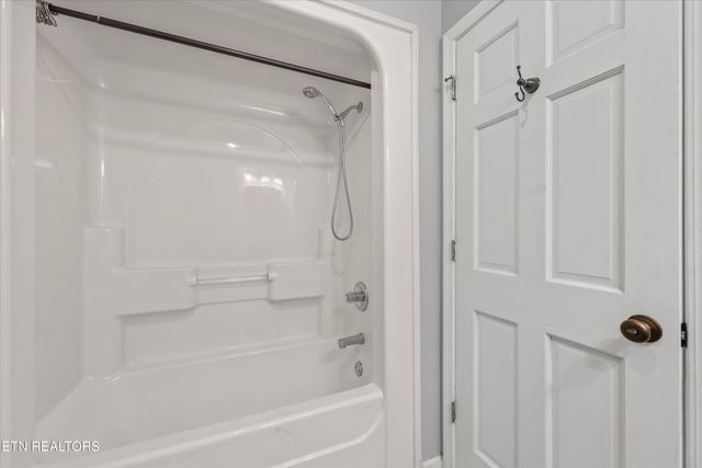 2220 Cross Creek Drive, Maryville, TN 37801