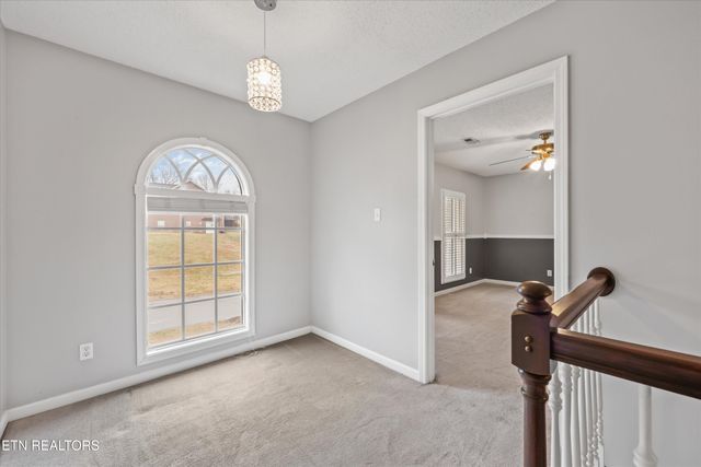 2220 Cross Creek Drive, Maryville, TN 37801