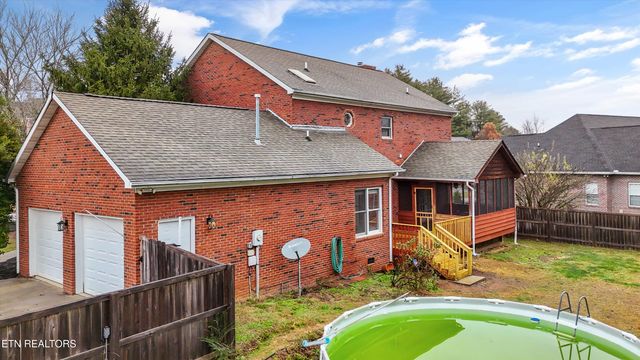 2220 Cross Creek Drive, Maryville, TN 37801