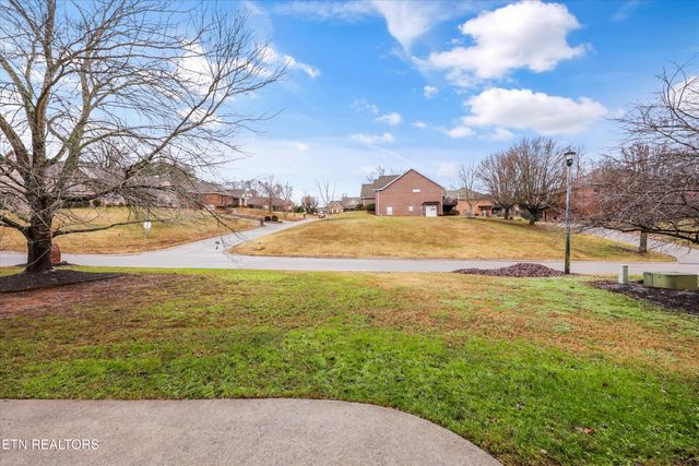 2220 Cross Creek Drive, Maryville, TN 37801