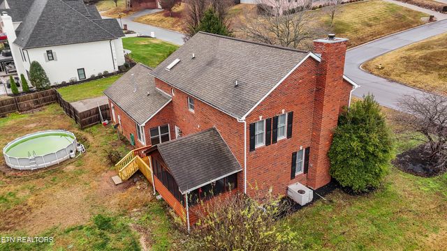 2220 Cross Creek Drive, Maryville, TN 37801