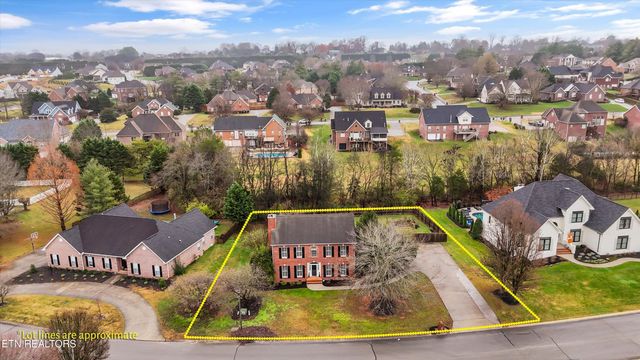 2220 Cross Creek Drive, Maryville, TN 37801