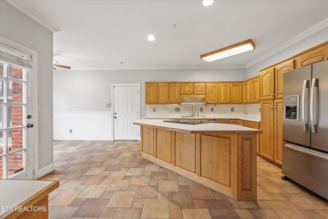 2220 Cross Creek Drive, Maryville, TN 37801