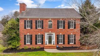 2220 Cross Creek Drive, Maryville, TN 37801